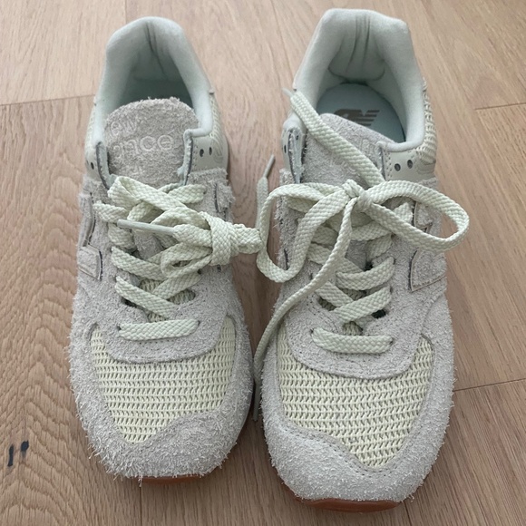 New Balance Sneakera - Picture 1 of 7